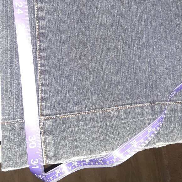 "Worn" Jeans * NWOT? * Blue Denim * Women's Size 10 * Boot Flare Bell Bottoms * - Picture 4 of 11